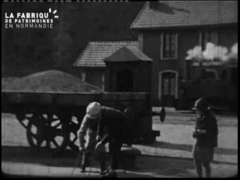 1928, enfance
