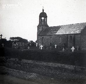 B021 La Hague église et cimetière