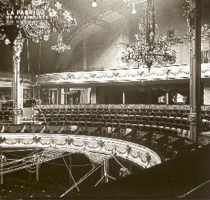 B035 Interieur d'un théâtre