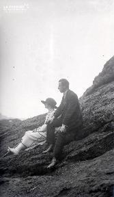 B085 Le couple sur les rochers