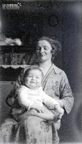 B085 Maman et bébé