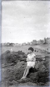 B089 L'enfant qui regardait la mer