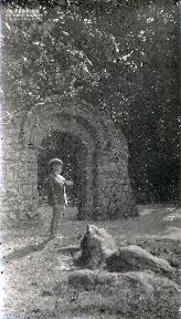 b090 La porte romane 2