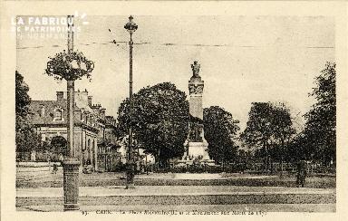 Caen, place Alexandre le Grand et le monument aux Morts de 1870