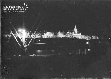 B007 Granville Le port vu de nuit