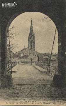 cl 01 124 Caen- le clocher de St-Pierre Vue prise du château
