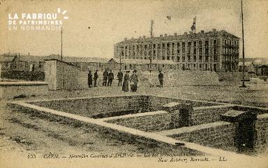 cl 02 050 La  nouvelle caserne d'Artillerie - un des principaux bâtime