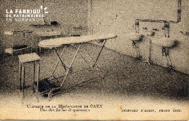 cl 03 173 Caen - clinique de la miséricorde- une des salle d'opération