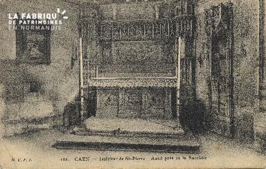 Cl 04 070 Caen-Interieur de St-Pierre - Autel prés de la sacristie
