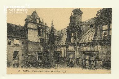 Cl 04 108 Caen- Lucarnes de l'Hôtel du Than