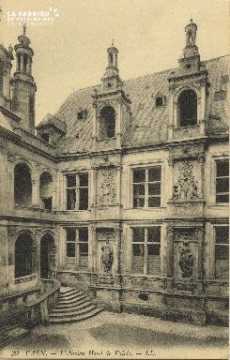 Cl 04 316 Caen- Ancien Hôtel de Valois