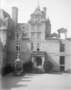 B001 Chateau de Kerjean