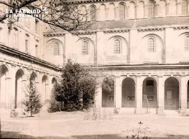 Caen-L'Abbaye aux Hommes le cloitre