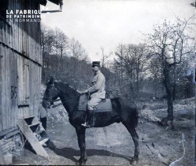Sous-lieutenant Gamblin à cheval