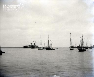 Bateaux dans un avant-port