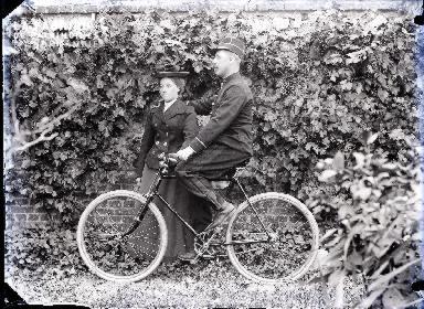 Couple avec vélo