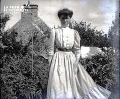 Femme à la campagne