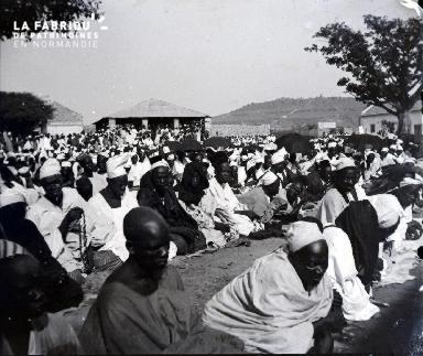 Rassemblement d'habitants en Afrique 