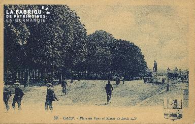 Cl 06 237 Caen-Place du parc et statue de Louis XIV