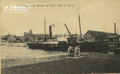 Cl 07 092 Caen - Le Bateau du Havre dans le Bassin