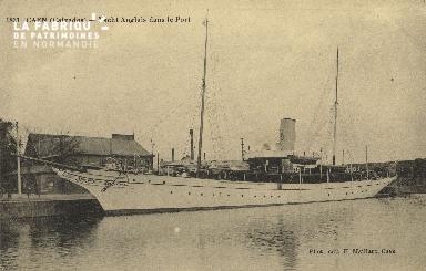 Cl 07 103 Caen - Yacht Anglais dans le Port