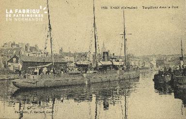 Cl 07 133 Caen - le Torpilleurs dans le Port