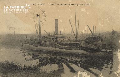 Cl 07 135 Caen - le Torpilleurs quittant le Bassin par le Canal