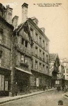 Cl 08 023 Caen rue Porte-au-Berger vieilles maisons en bois