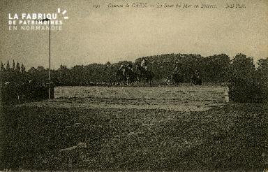 Cl 08 309 Caen Courses de Caen le Saut du Mur en Pierres