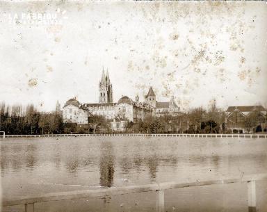 Caen-La Prairie inondations - Vue sur l'abbaye aux Hommes