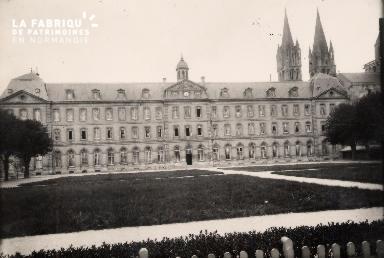 Abbaye aux Hommes et bâtiments de l'actuelle Déposant : mairie.