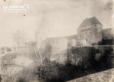 Château- Remparts et abords-