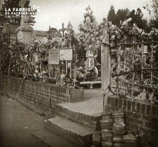 Lisieux la tombe de Thérèse