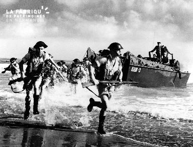 Soldats britanniques lors de répétition sur les côtes de l'Afrique du Nord