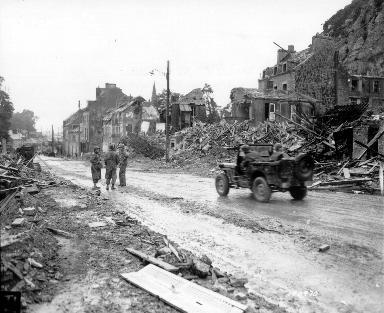 Cherbourg en ruines (jeep)