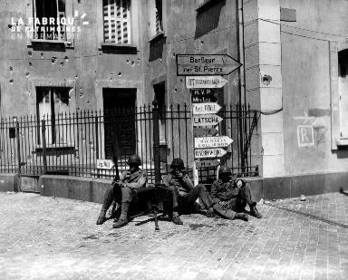 Trois soldats américains en poste
