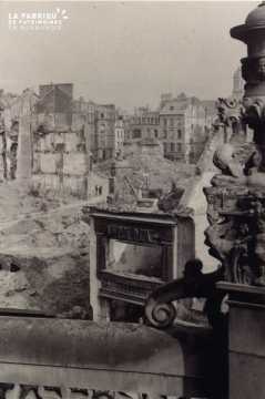 Caen détruit en 1944 Vue de l'église Saint Pierre sur le quartier du Vaugueux