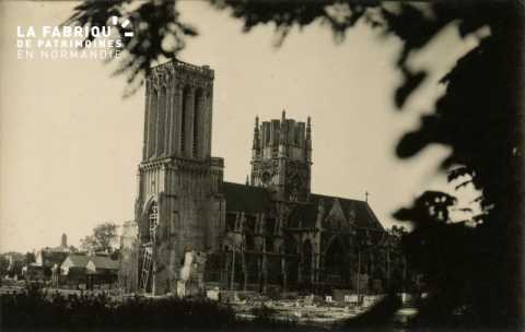 Caen detruit_1944