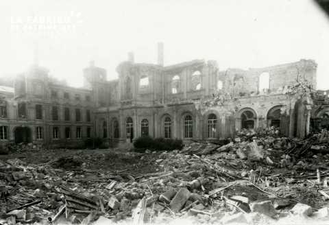 Caen detruit_1944_ruines de l'Hotel de Ville