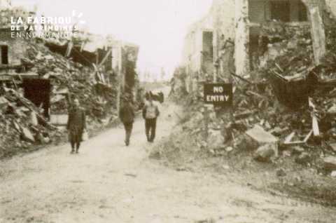 Caen détruit en 1944, bas du Gaillon
