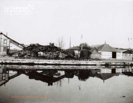 Caen detruit_1944