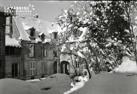 Habitation sous la neige