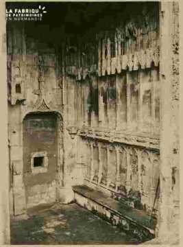 Saint Etienne le vieux .Niches