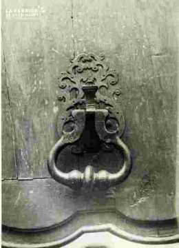 Marteau de porte 15 r Guilbert