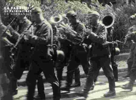 Défilé des troupes d'occupation