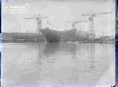 Construction navale.Les grues