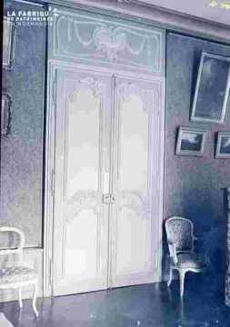 Salon avec porte ornée  et tableaux, Préfecture ?