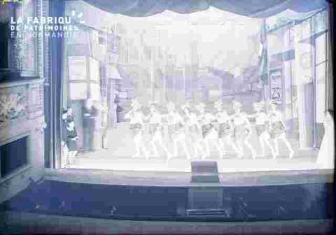 Scène avec groupe de danseuses, revue?