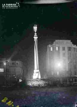 Fête de l'armistice.Monument