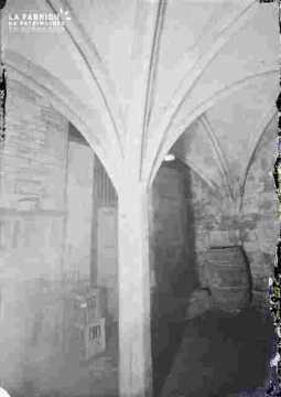 Cave r Saint Sauveur-arches